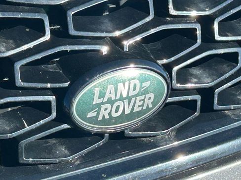 Used 2018 Land Rover Discovery Sport HSE image 11