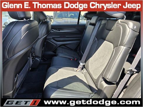 New 2025 Jeep Grand Cherokee L Laredo image 11