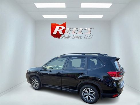 Used 2020 Subaru Forester Premium image 41