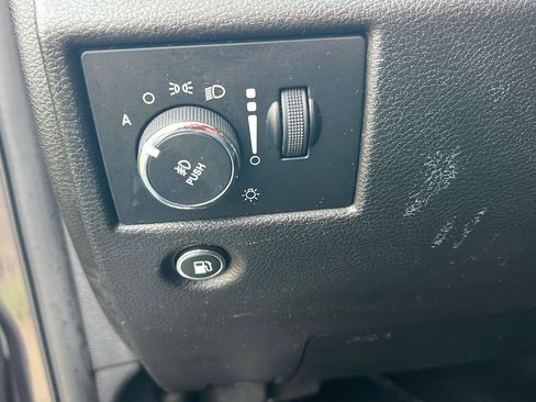 Used 2021 Jeep Grand Cherokee Limited w/ Sun & Sound Group image 19