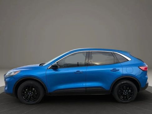 Used 2021 Ford Escape SE w/ Cold Weather Package AWD/4WD image 3
