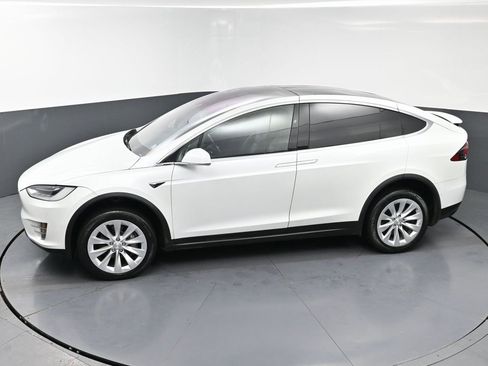 Used 2018 Tesla Model X 100D image 50