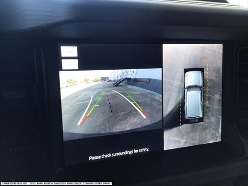 Used 2023 Ford Bronco Wildtrak image 8