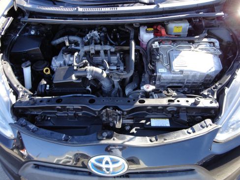 Used 2017 Toyota Prius C Four FWD image 14