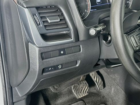 Used 2023 Nissan Rogue SV FWD image 17