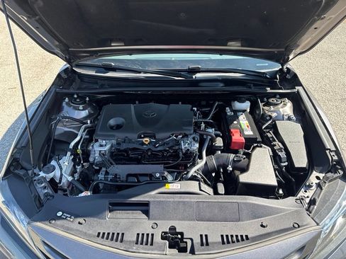 Used 2023 Toyota Camry XSE FWD image 9