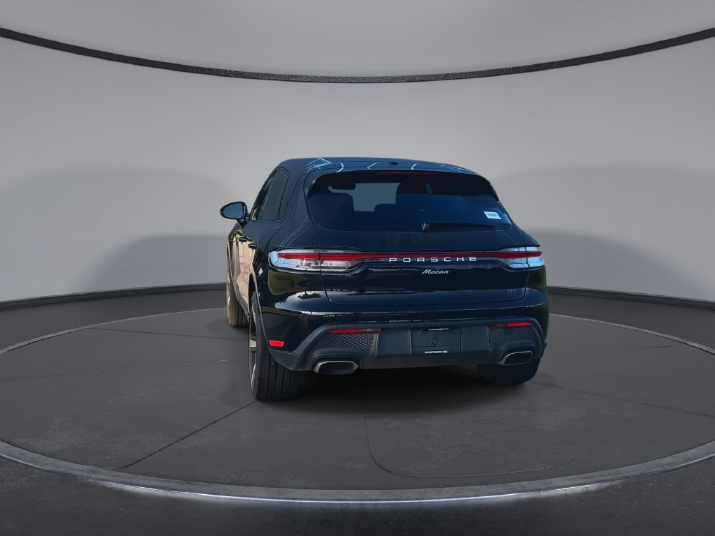 Used 2024 Porsche Macan AWD/4WD image 7