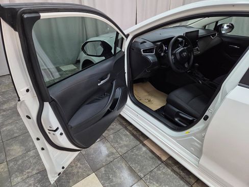 Used 2021 Toyota Corolla LE FWD image 11