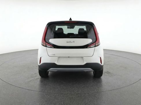 Used 2025 Kia Soul LX w/ LX Technology Package FWD image 7