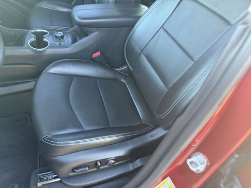 Used 2022 GMC Terrain SLT w/ Infotainment Package II image 22