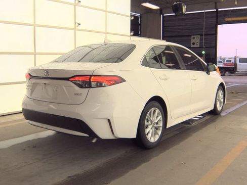 Used 2022 Toyota Corolla XLE image 8