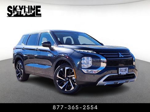 New 2025 Mitsubishi Outlander SE image 1