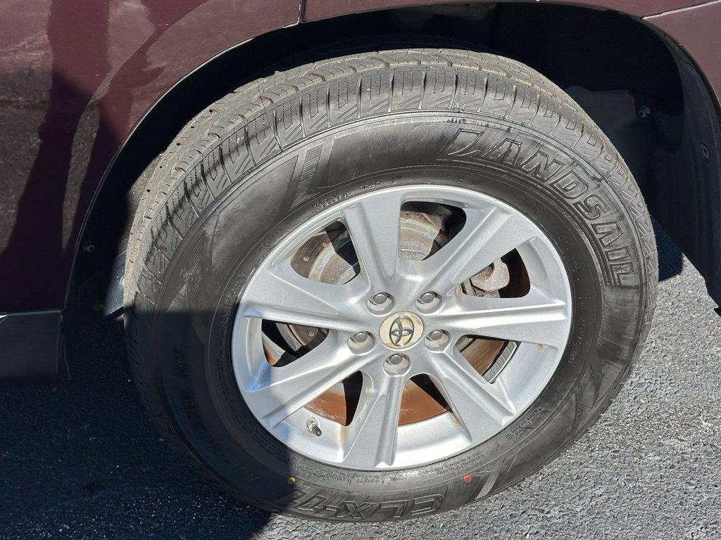 Used 2011 Toyota Highlander 2WD w/ Cold Weather Pkg image 34