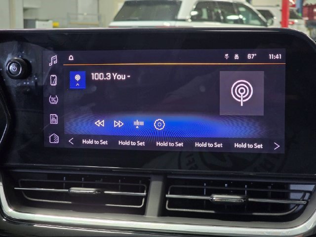 Used 2024 Chevrolet Trax RS w/ Sunroof Package FWD image 29