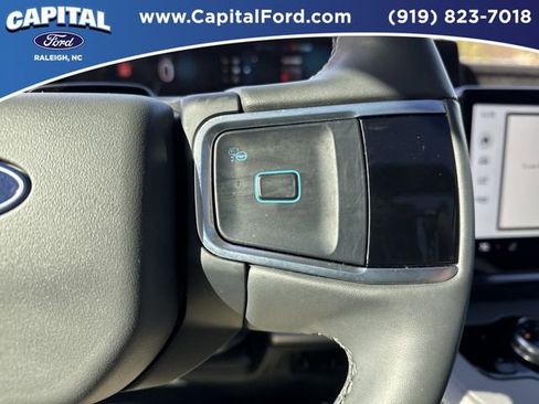 Certified 2025 Ford Expedition Active image 26