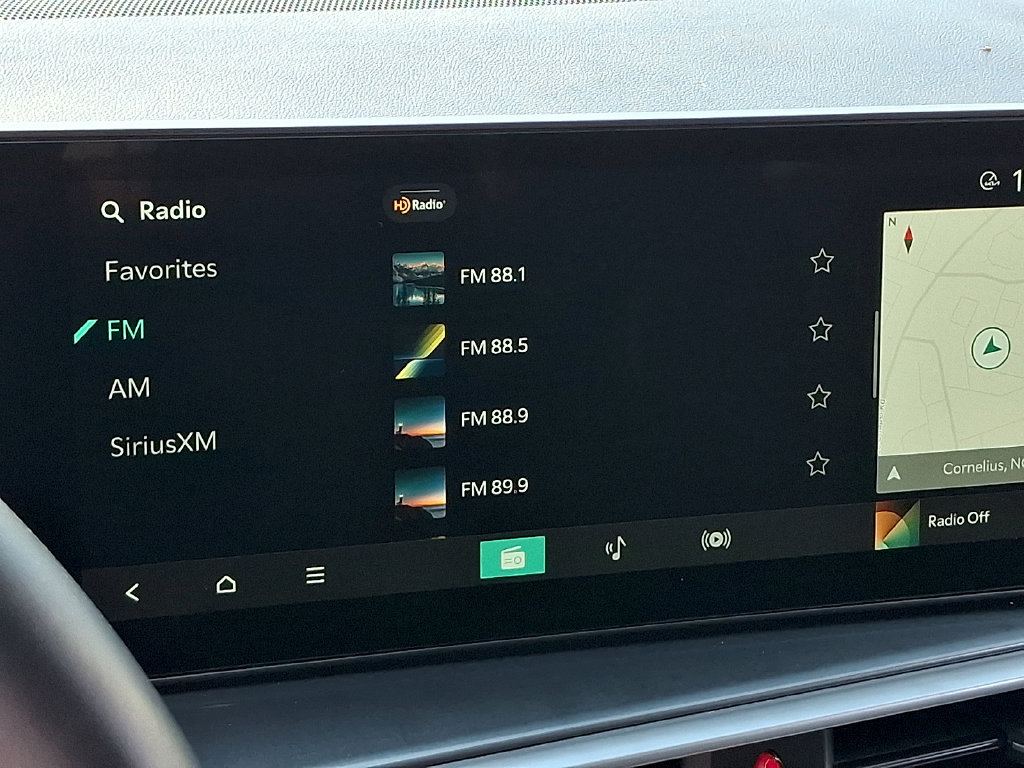 Used 2024 Kia Sorento S w/ Panoramic Sunroof Package FWD image 18