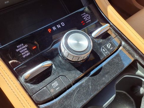 Used 2024 Jeep Grand Cherokee Summit AWD/4WD image 27