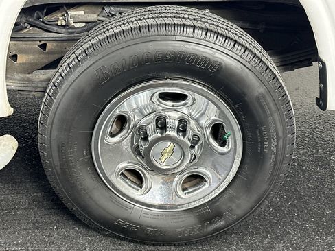 Used 2022 Chevrolet Express 2500 w/ Driver Convenience Package image 14