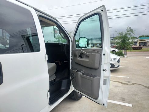 Used 2017 Chevrolet Express 2500 LS image 25