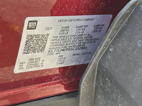Used 2025 Chevrolet Trax LT w/ LT Convenience Package FWD image 29