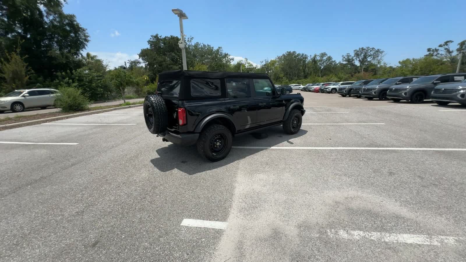 Used 2023 Ford Bronco Black Diamond AWD/4WD image 7