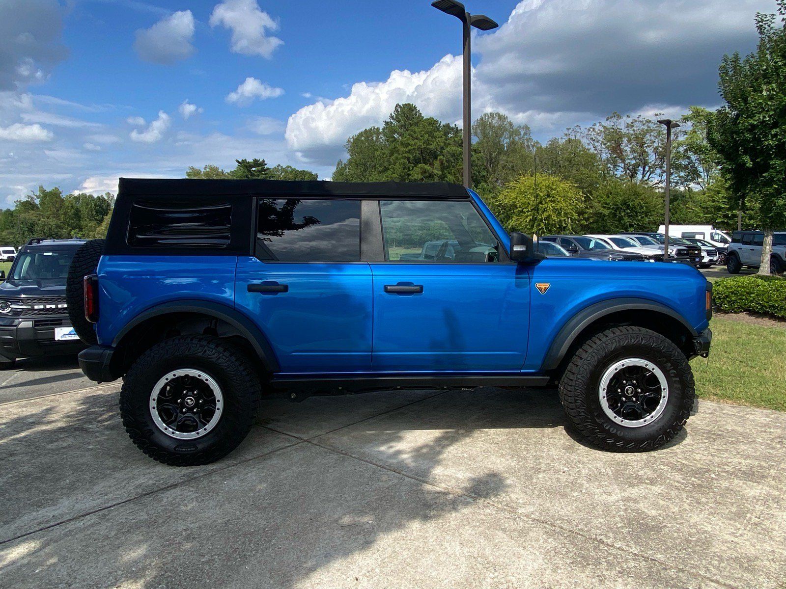 Certified 2021 Ford Bronco Badlands AWD/4WD image 3