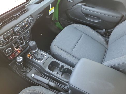 New 2025 Jeep Gladiator Willys image 15