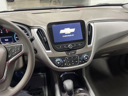 Used 2025 Chevrolet Malibu LT FWD image 22