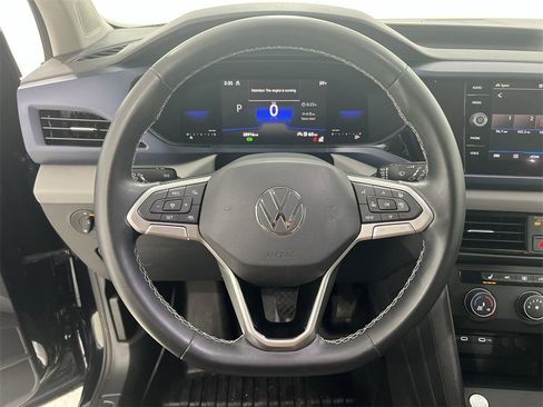 Used 2022 Volkswagen Taos SE image 11