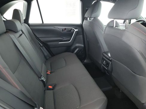 Used 2021 Toyota RAV4 SE image 21