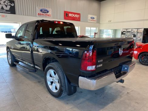 Used 2019 RAM 1500 Classic SLT image 3