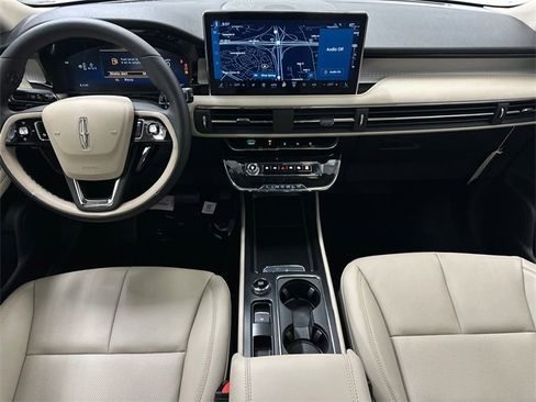 New 2026 Lincoln Corsair Premiere image 19