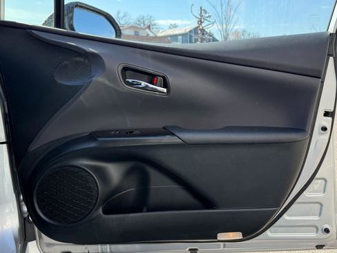 Used 2020 Toyota Prius XLE image 23