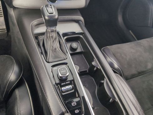 Used 2016 Volvo XC90 T5 R-Design image 15