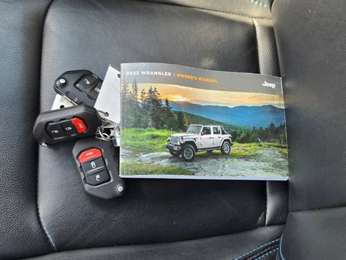 Used 2023 Jeep Wrangler Unlimited Rubicon 4xe AWD/4WD image 10