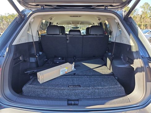 Used 2022 Volkswagen Tiguan SE image 15