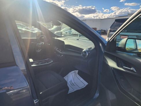Used 2025 Chevrolet Equinox LT image 11