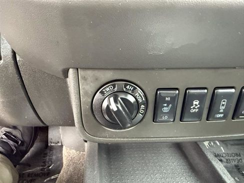 Used 2016 Nissan Frontier PRO-4X w/ Pro-4x Luxury Package image 41