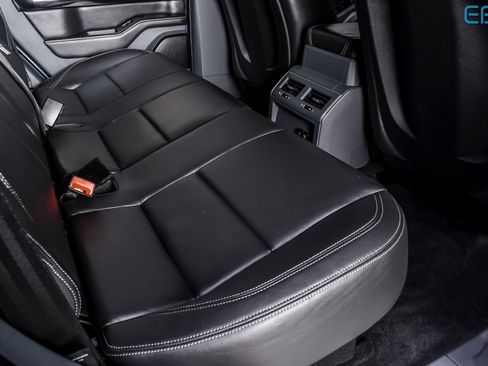 Used 2024 INEOS Grenadier Fieldmaster Edition image 19