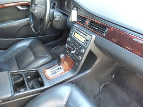 Used 2008 Volvo XC70 3.2 image 27