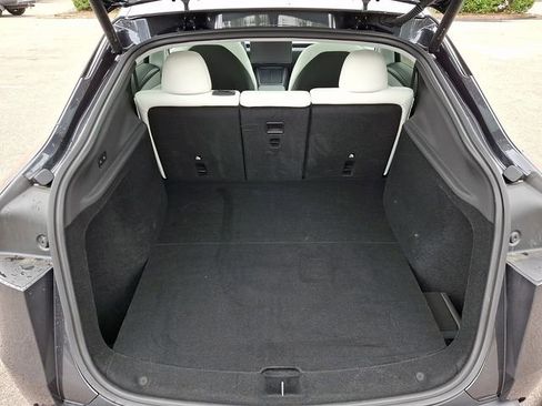 Used 2026 Tesla Model Y 2WD image 32