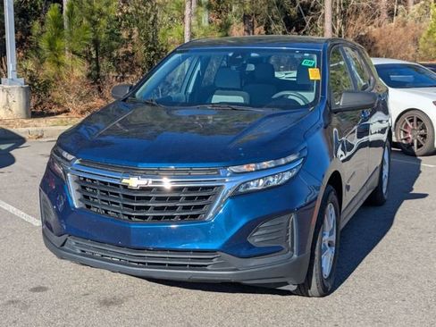 Used 2022 Chevrolet Equinox LS image 8