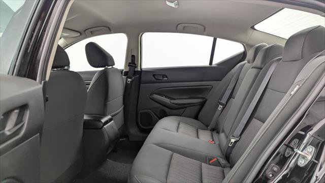 Used 2025 Nissan Altima 2.5 SV FWD image 17