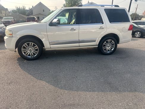 Used 2007 Lincoln Navigator Ultimate image 6