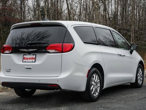 New 2026 Chrysler Voyager LX image 5