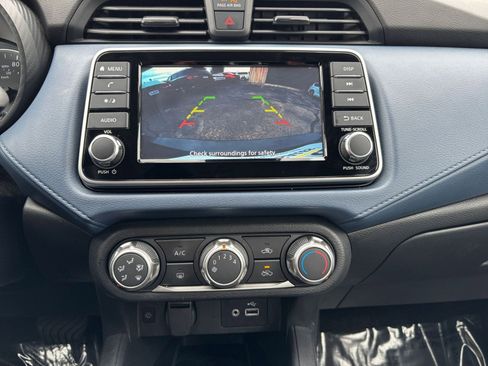 Used 2025 Nissan Versa SV image 17