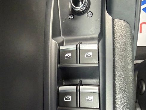 Used 2023 Audi Q5 2.0T Premium w/ Convenience Package image 17