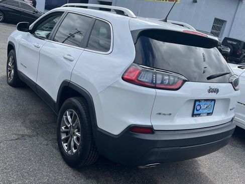 Used 2019 Jeep Cherokee Latitude Plus w/ Cold Weather Group AWD/4WD image 2