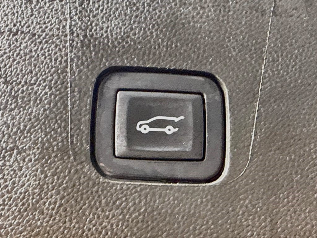 Used 2019 Chevrolet Traverse LT FWD image 42