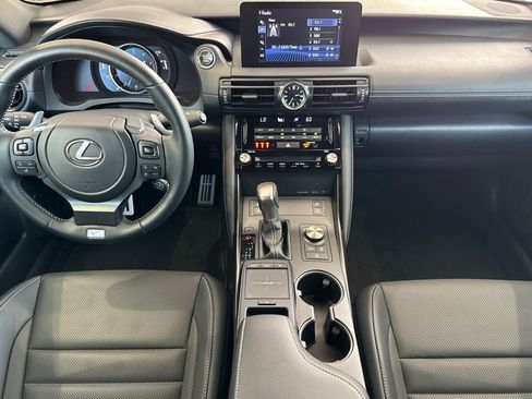 Used 2025 Lexus IS 350 F Sport RWD image 17